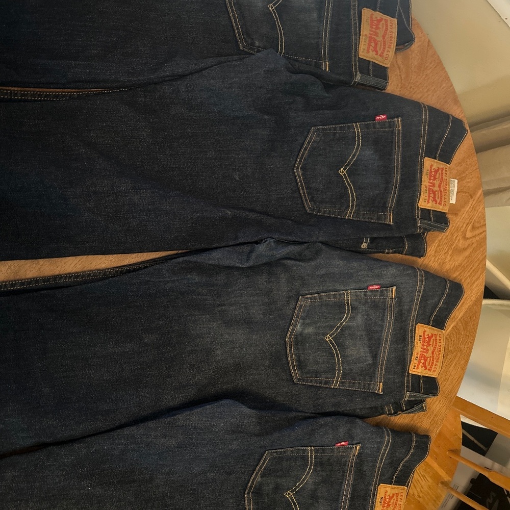 4 pairs of Levi 513